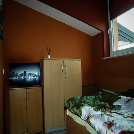 Marki Hostel *